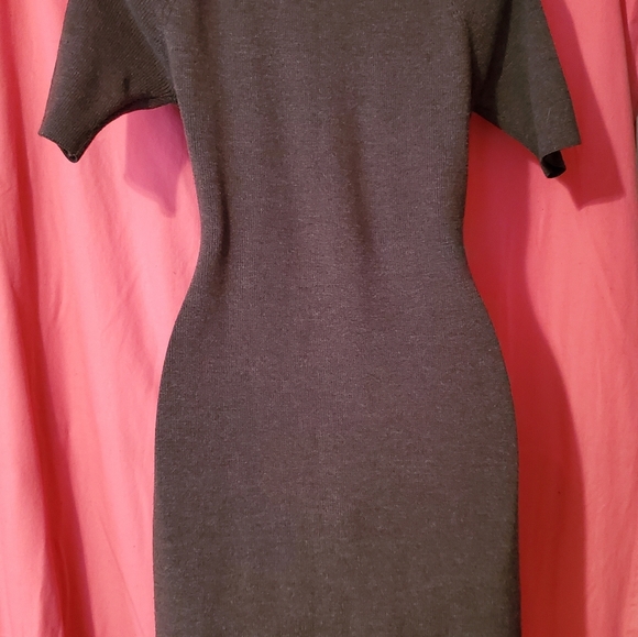 #589 Calvin Klein short sleeve sweater dress - Picture 2 of 6